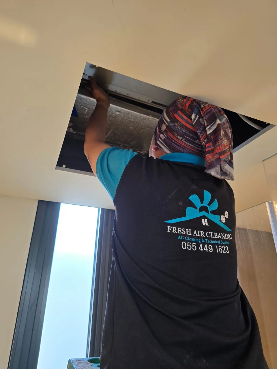 French-trained AC cleaning technicians Dubai with 15 years experience