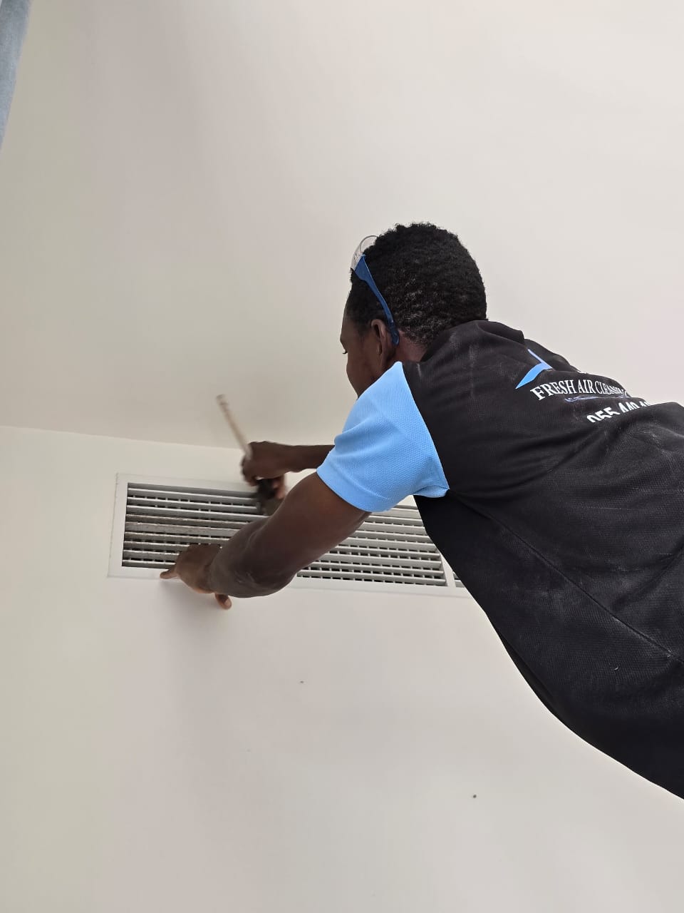 Professional AC Deep Cleaning Service in Dubai - Fresh Air Cleaning
