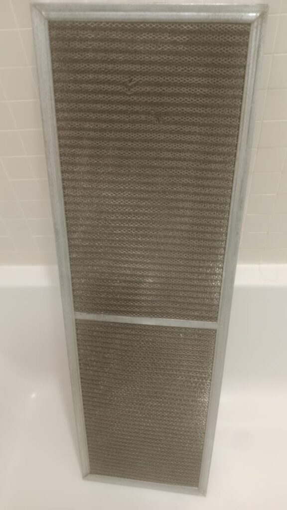 AC deep cleaning in dubai, sharjah and abu dhabi by french trained technicians of fresh air cleaning