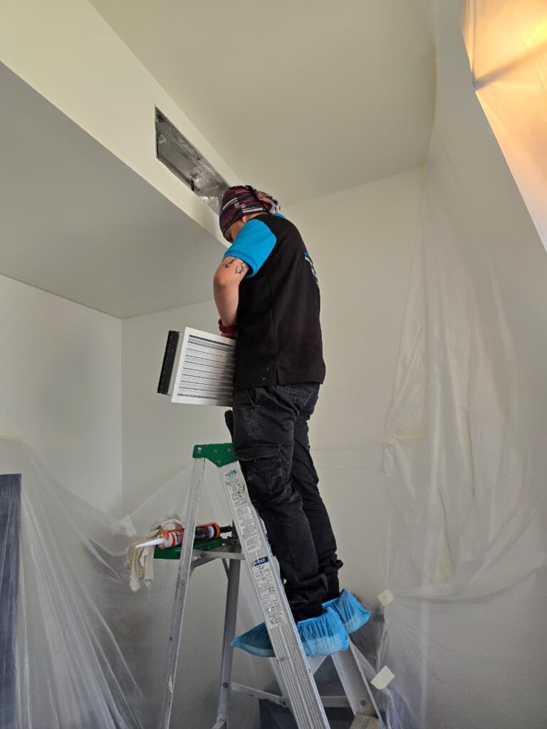 AC Deep cleaning in dubai by fresh air cleaning